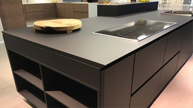 Le Stratifié Compact, Finesse et Robustesse